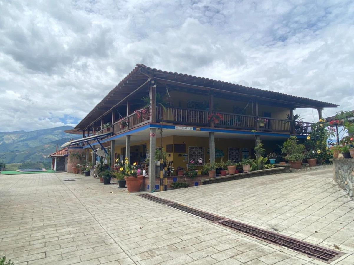 Castillo De Cascadas Finca Hotel Salamina エクステリア 写真