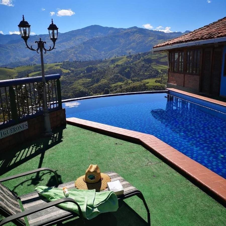 Castillo De Cascadas Finca Hotel Salamina エクステリア 写真