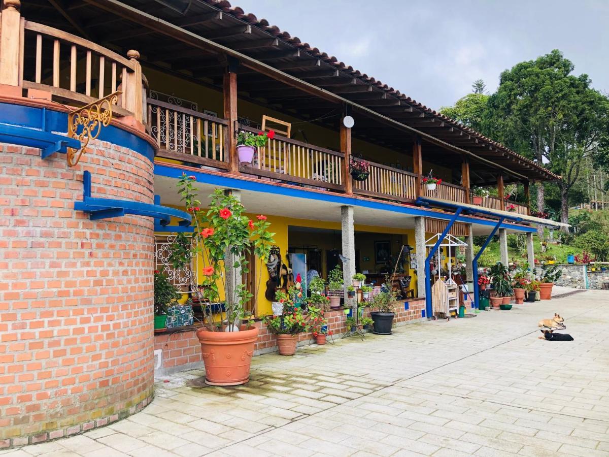 Castillo De Cascadas Finca Hotel Salamina エクステリア 写真