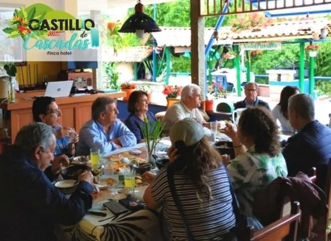 Castillo De Cascadas Finca Hotel Salamina エクステリア 写真